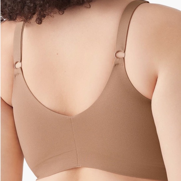 True & Co Soft Form V-Neck Adjustable Strap
Bralette Size Medium - Picture 2 of 5